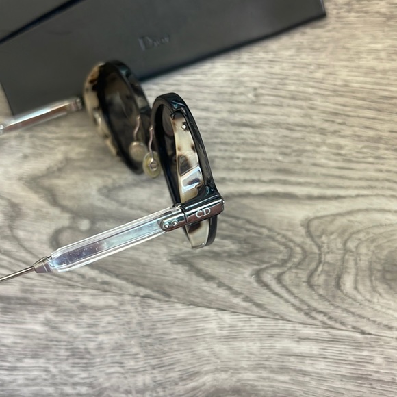 Christian Dior umbrage sunglasses - Picture 5 of 9